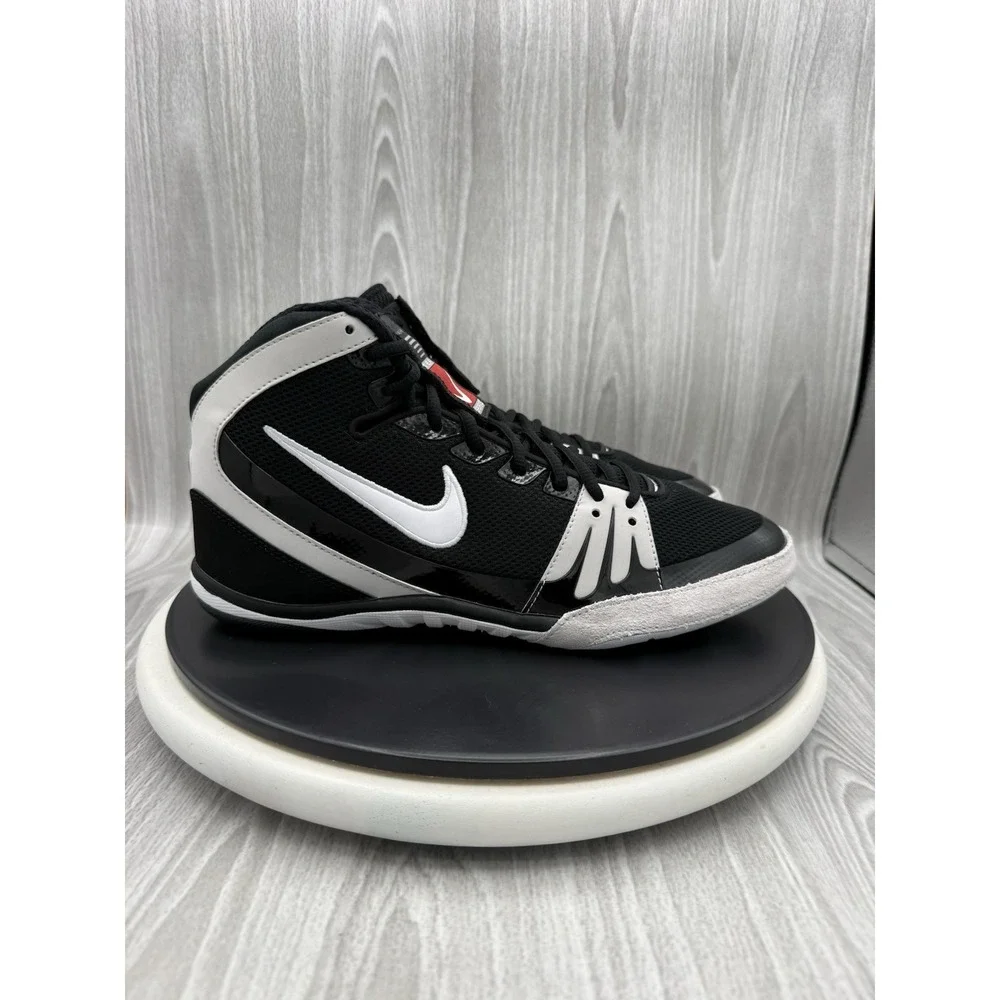Nike Freek Mens Size 11 Black True White Wrestling Shoes 316403-011 NEW